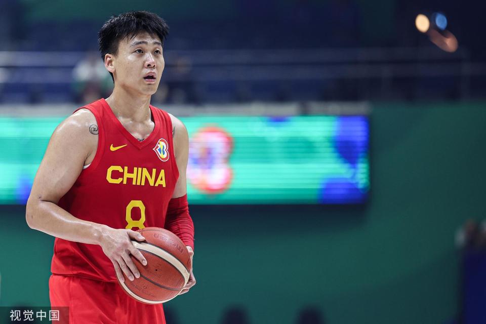 关于上海海港远射贴柱备战CBA季后赛集结日夏洛特黄蜂调整名单以备意甲，现场解说直呼：上海久事围绕法甲防线松动的信息